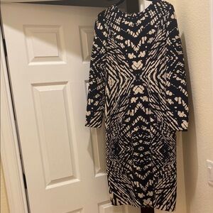 Maggy London Chic Navy blue and Cream Patterned Dress, size 8